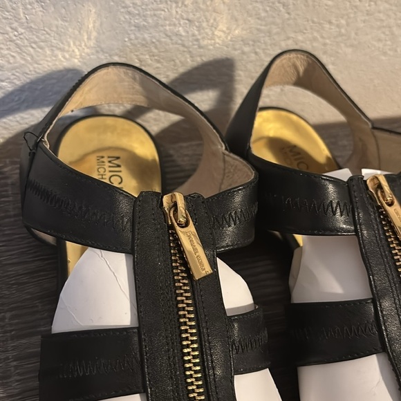 Michael Kors flat sandals - Picture 2 of 5